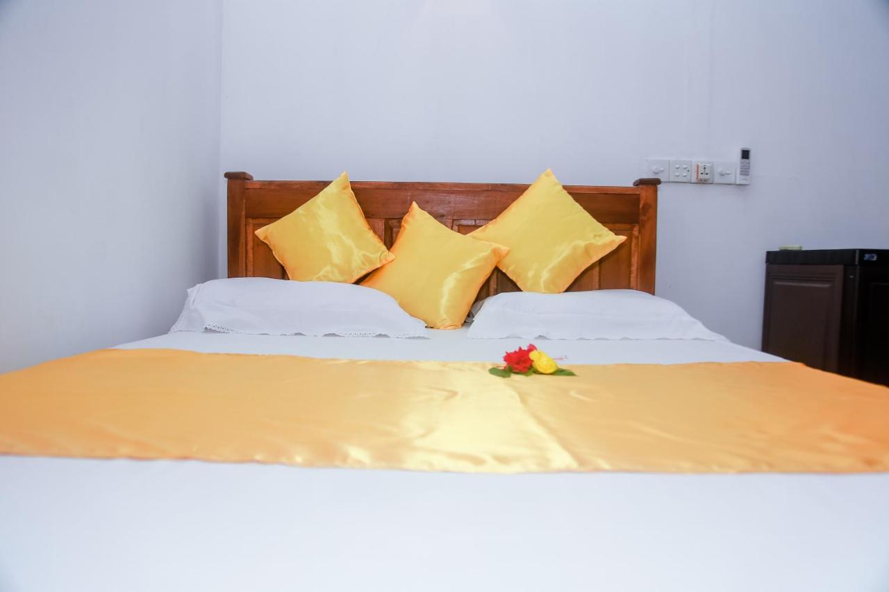 Ranjith Guest Hotel Mirissa Exterior photo
