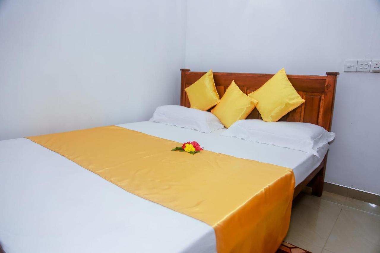 Ranjith Guest Hotel Mirissa Exterior photo
