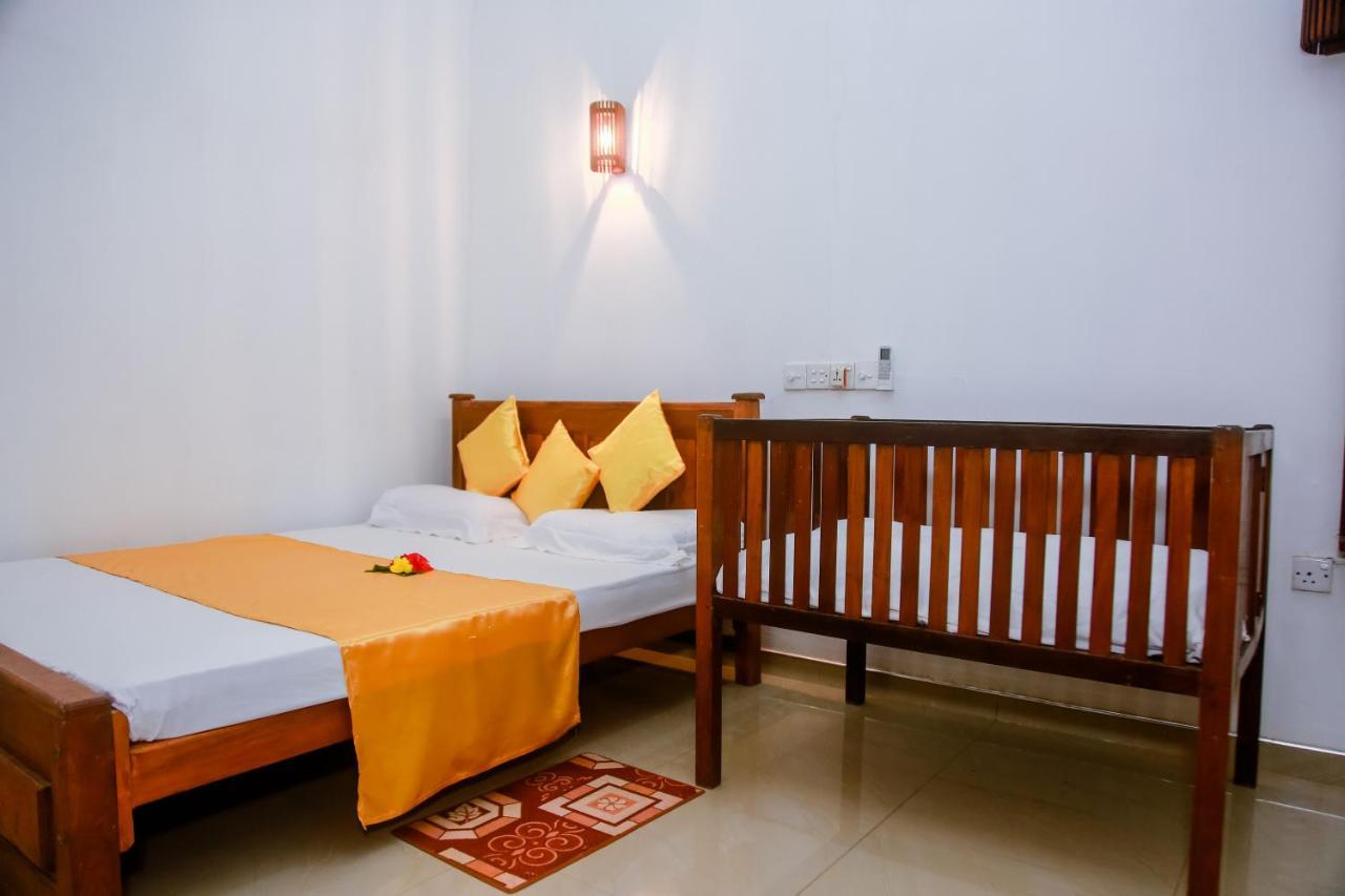 Ranjith Guest Hotel Mirissa Exterior photo