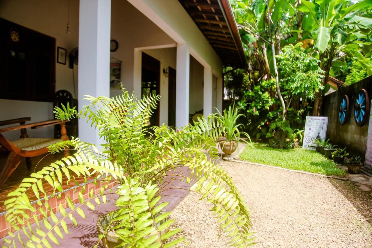 Ranjith Guest Hotel Mirissa Exterior photo
