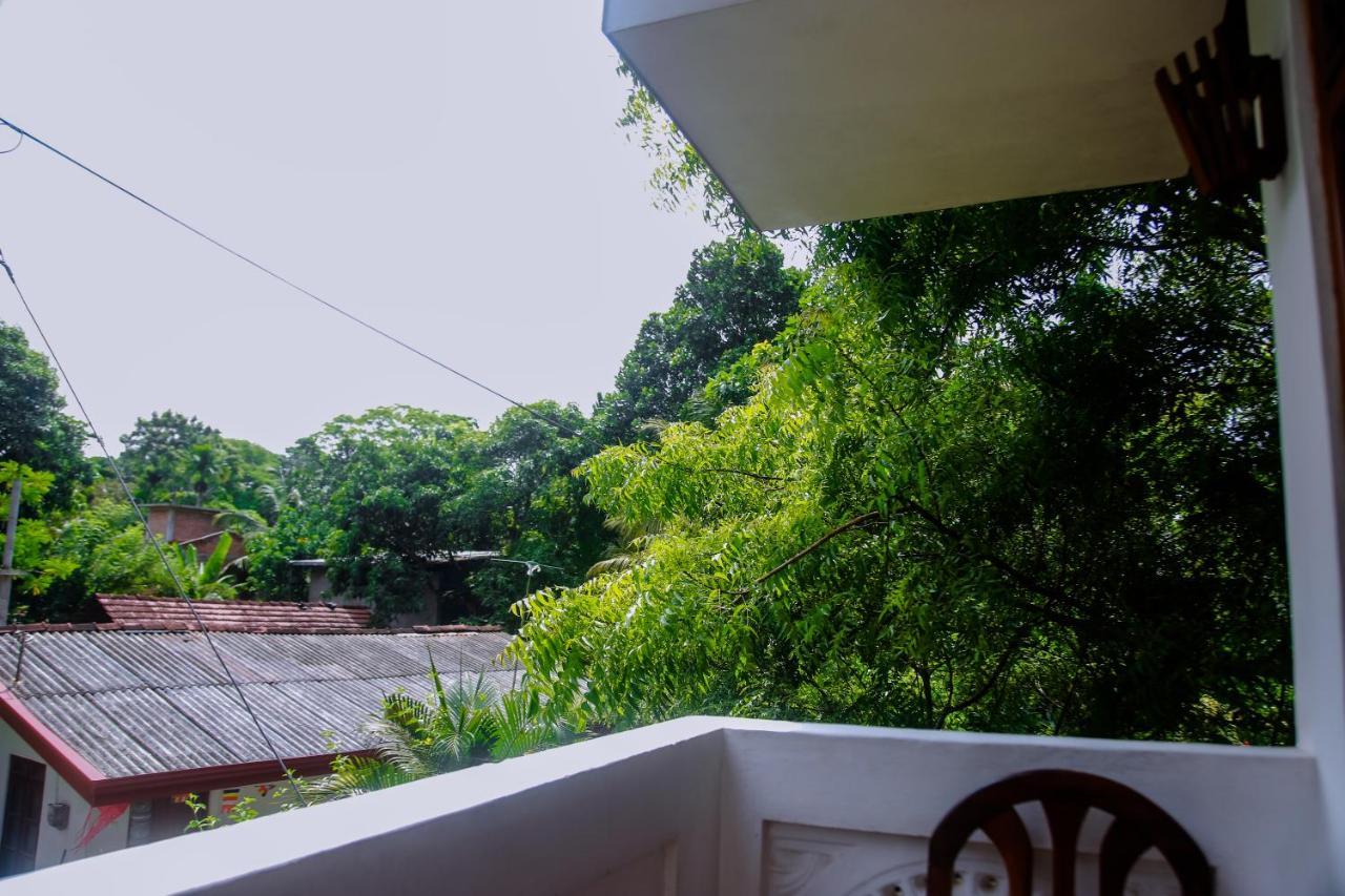 Ranjith Guest Hotel Mirissa Exterior photo
