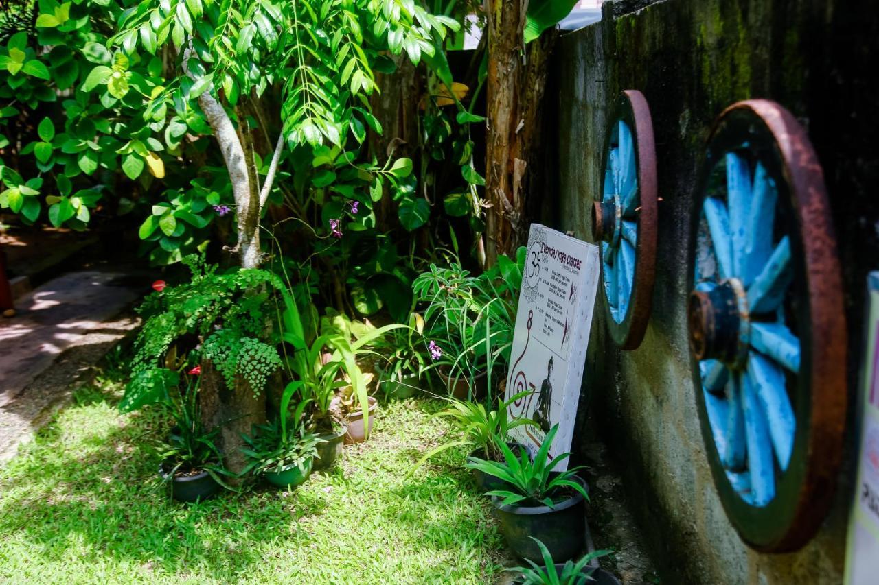 Ranjith Guest Hotel Mirissa Exterior photo