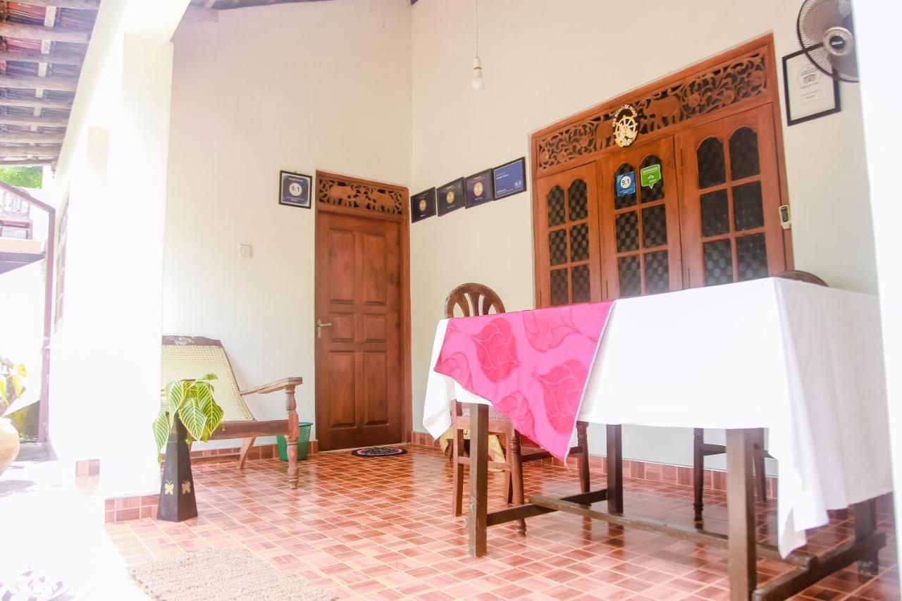 Ranjith Guest Hotel Mirissa Exterior photo