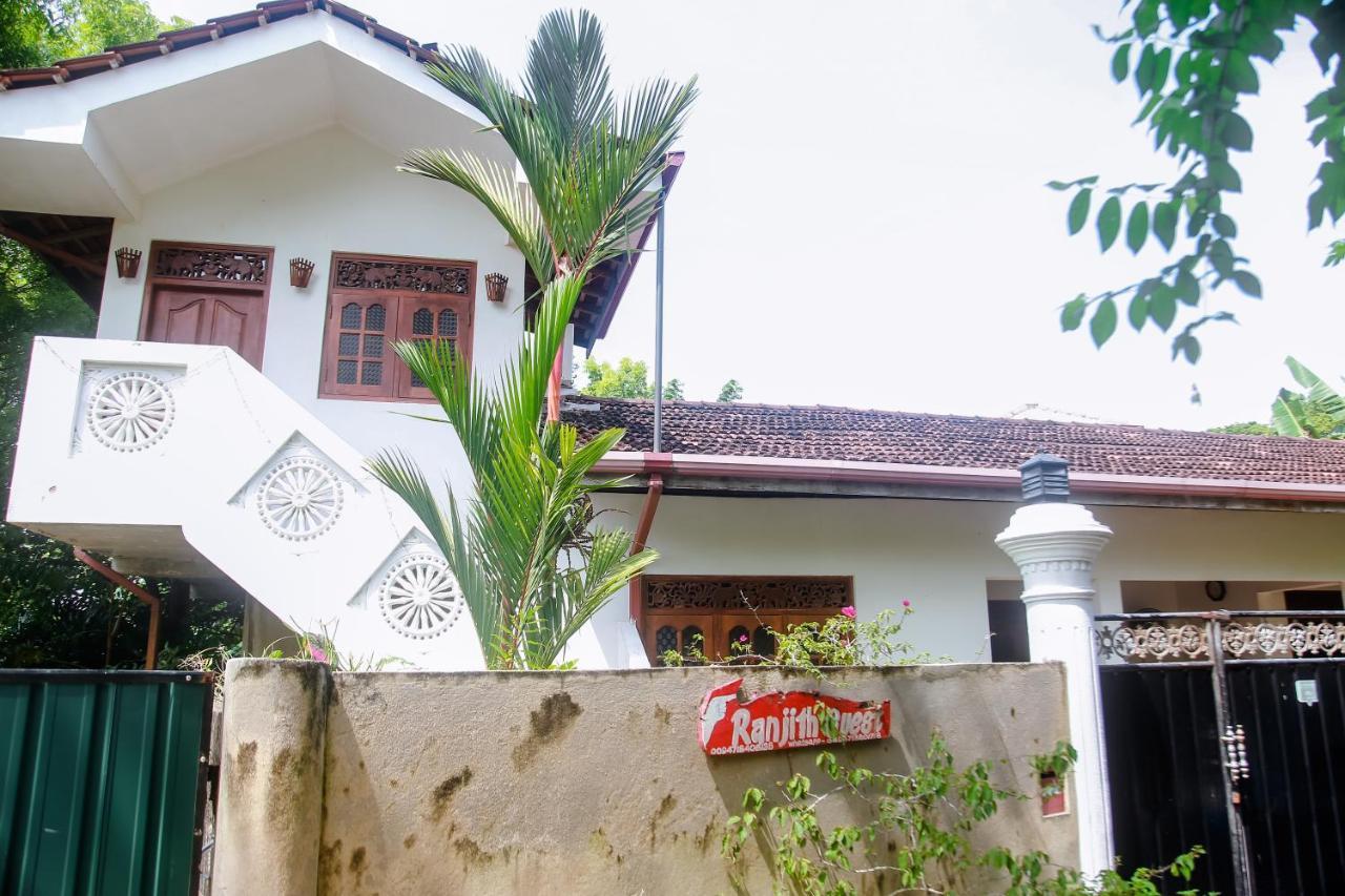 Ranjith Guest Hotel Mirissa Exterior photo