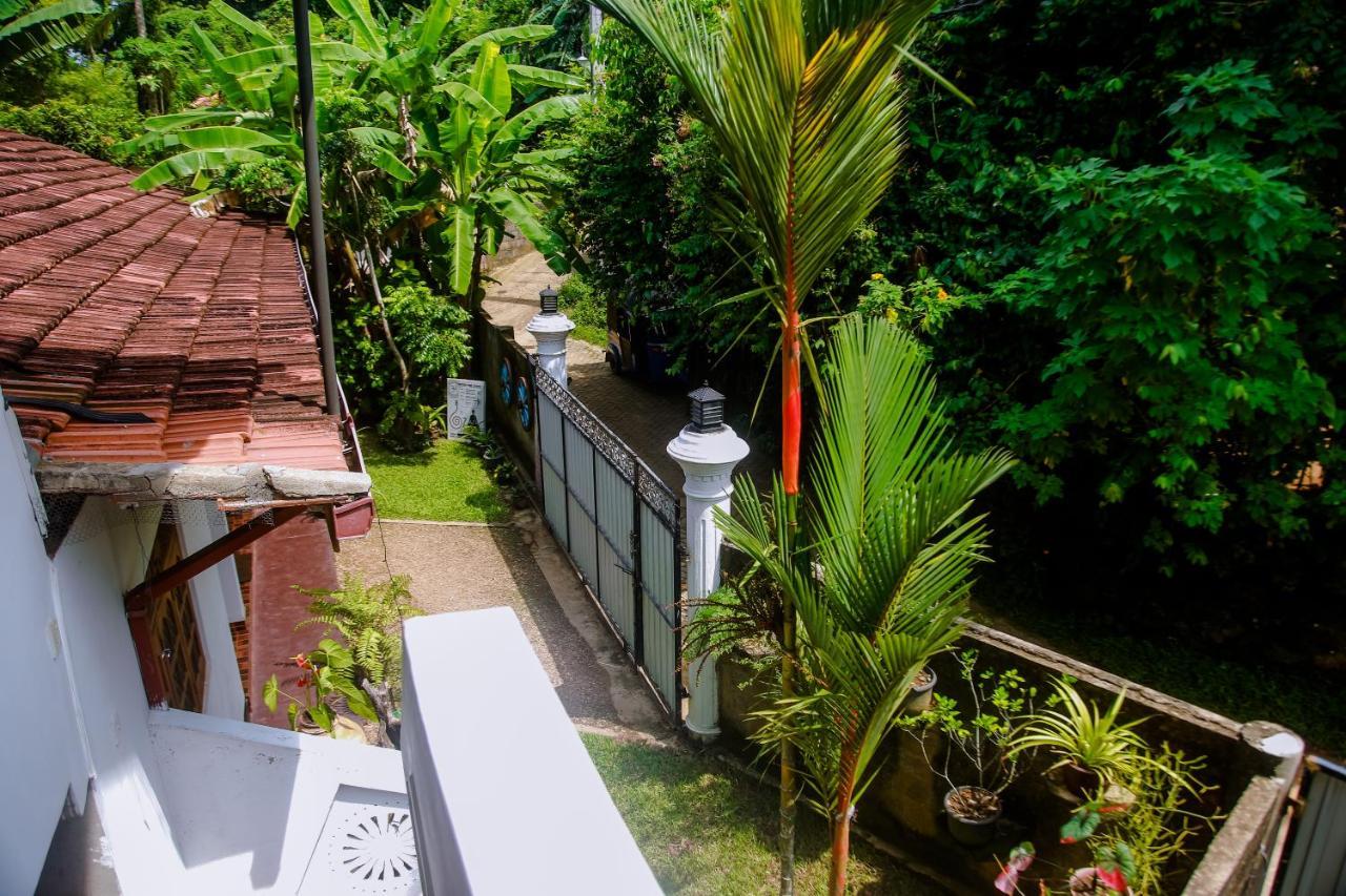 Ranjith Guest Hotel Mirissa Exterior photo