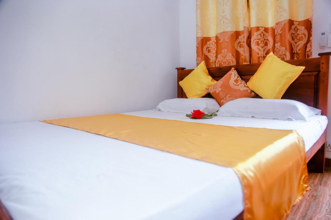 Ranjith Guest Hotel Mirissa Exterior photo