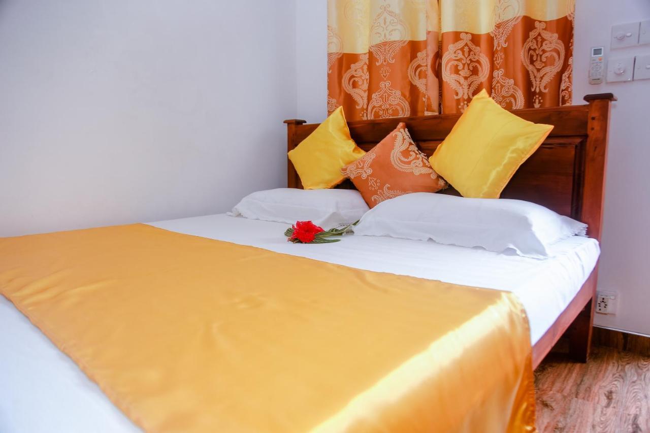 Ranjith Guest Hotel Mirissa Exterior photo