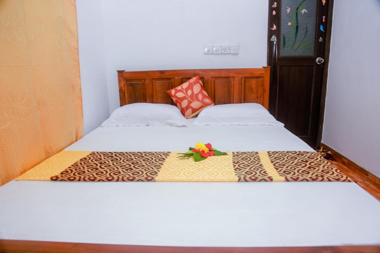 Ranjith Guest Hotel Mirissa Exterior photo