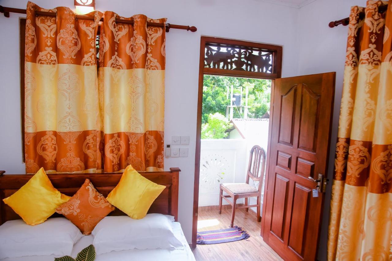Ranjith Guest Hotel Mirissa Exterior photo
