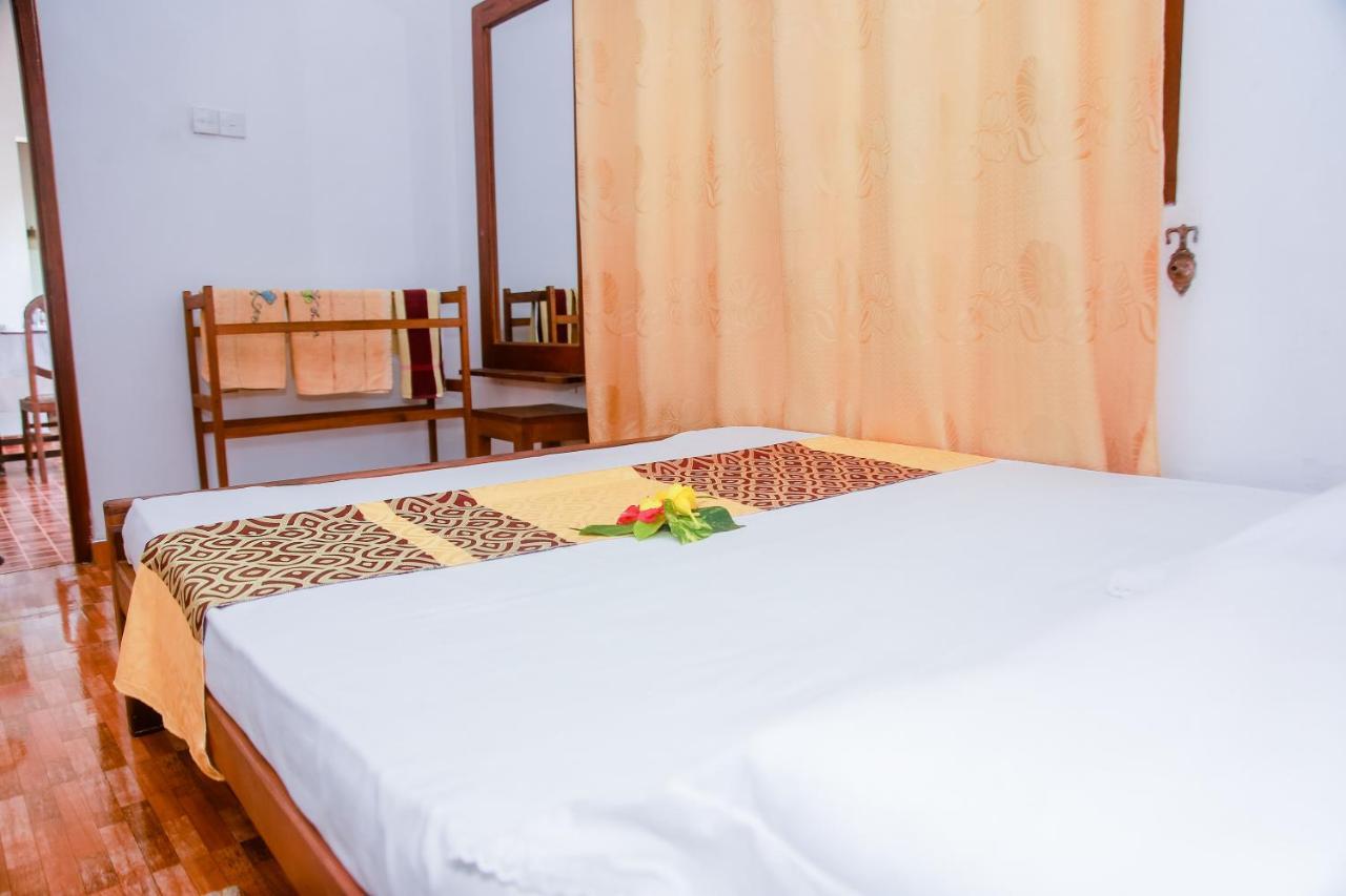 Ranjith Guest Hotel Mirissa Exterior photo