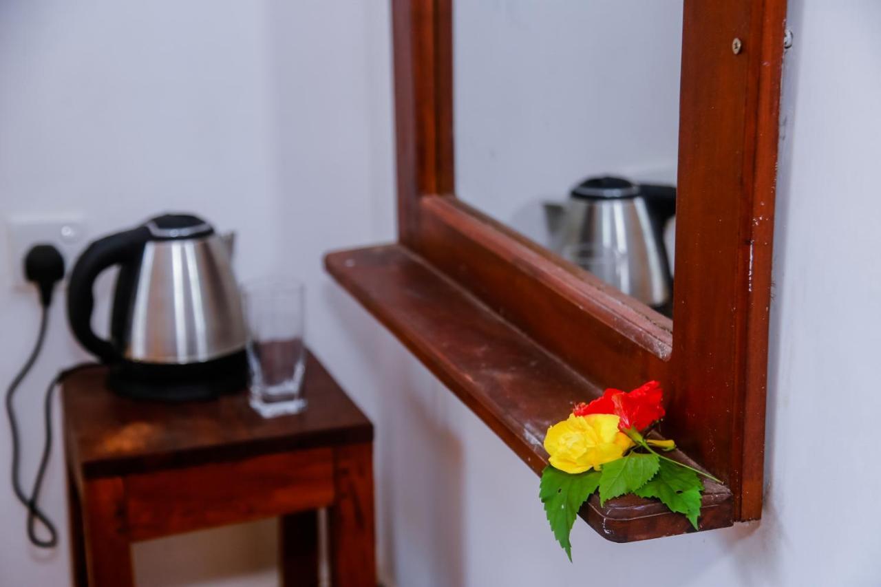 Ranjith Guest Hotel Mirissa Exterior photo