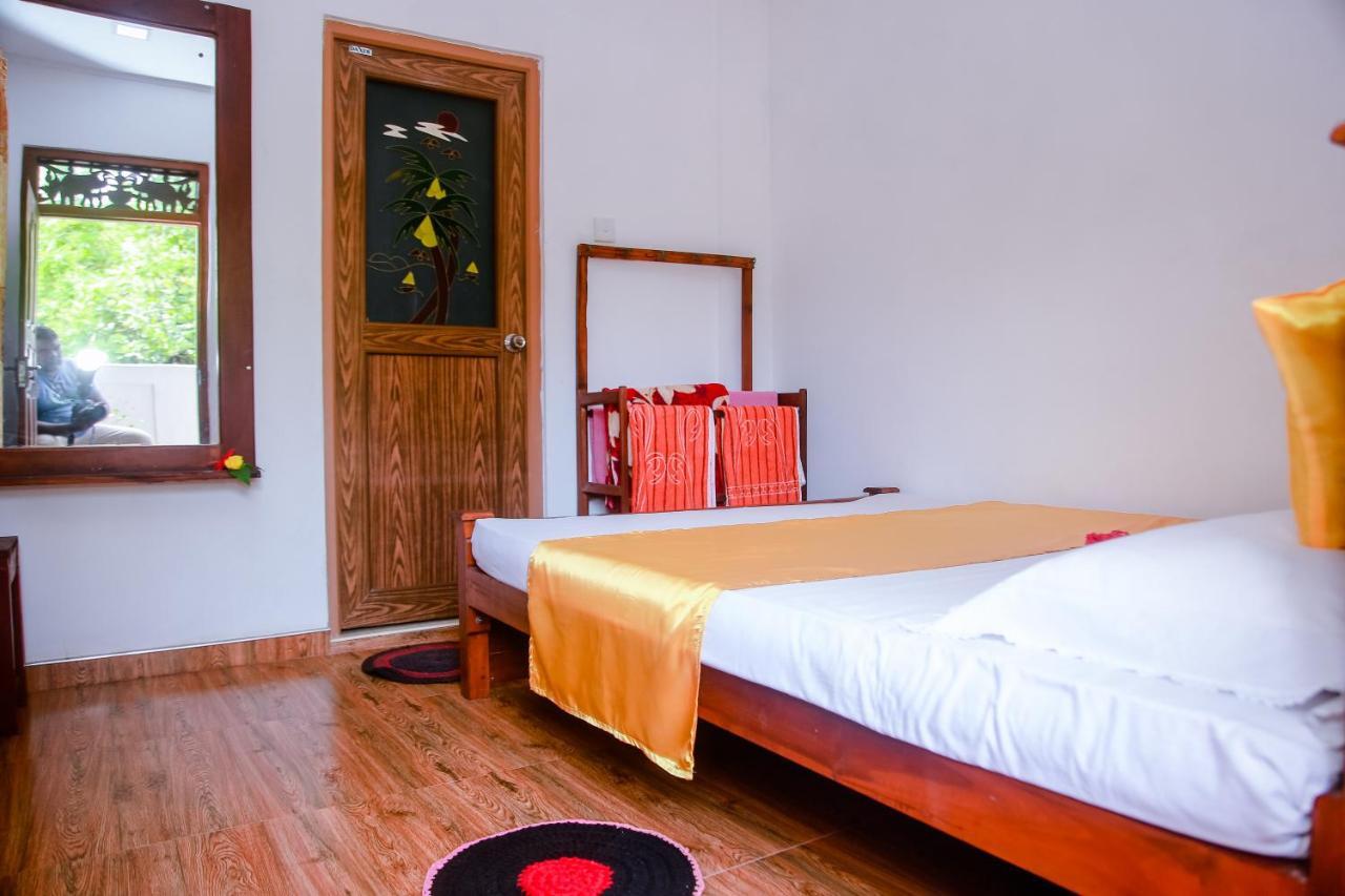 Ranjith Guest Hotel Mirissa Exterior photo