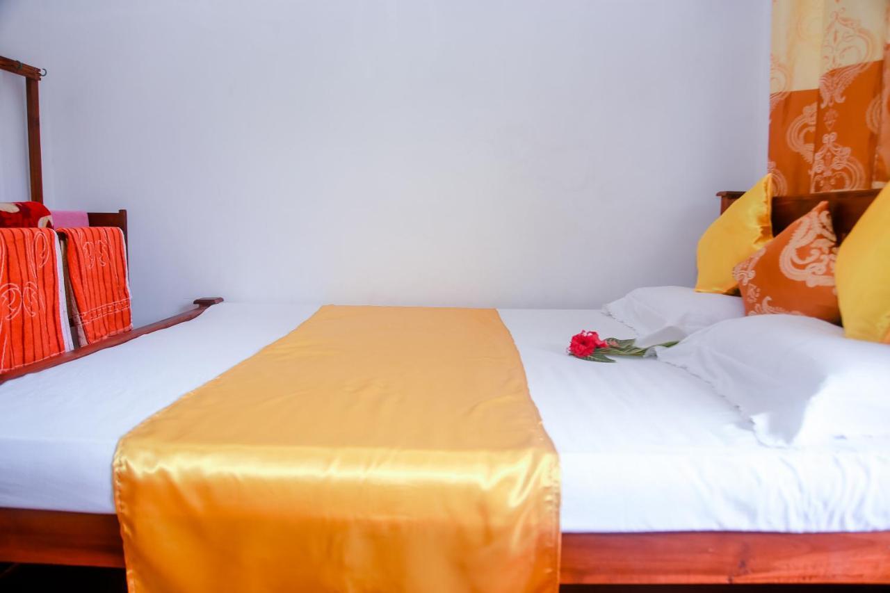 Ranjith Guest Hotel Mirissa Exterior photo