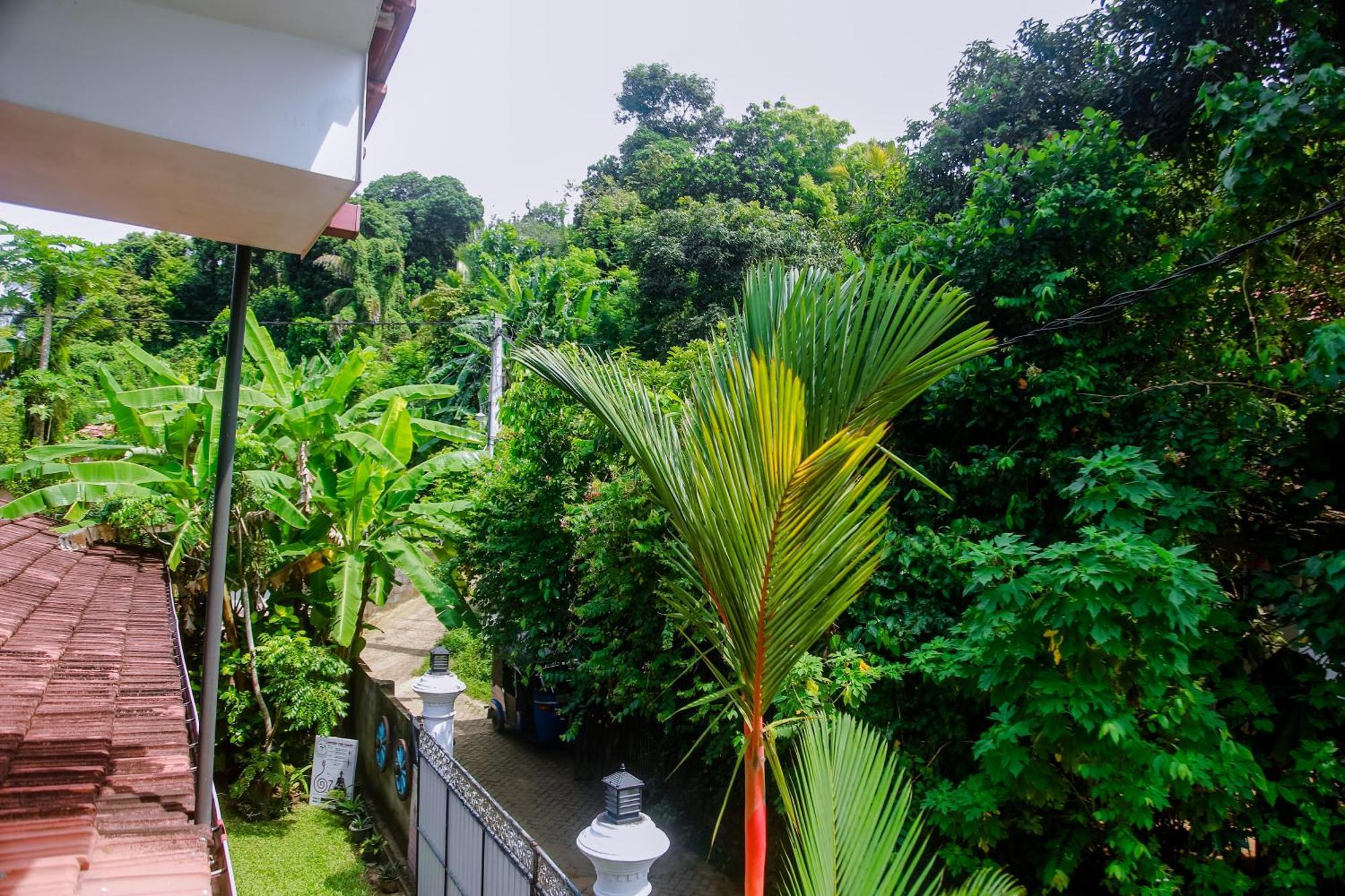 Ranjith Guest Hotel Mirissa Exterior photo