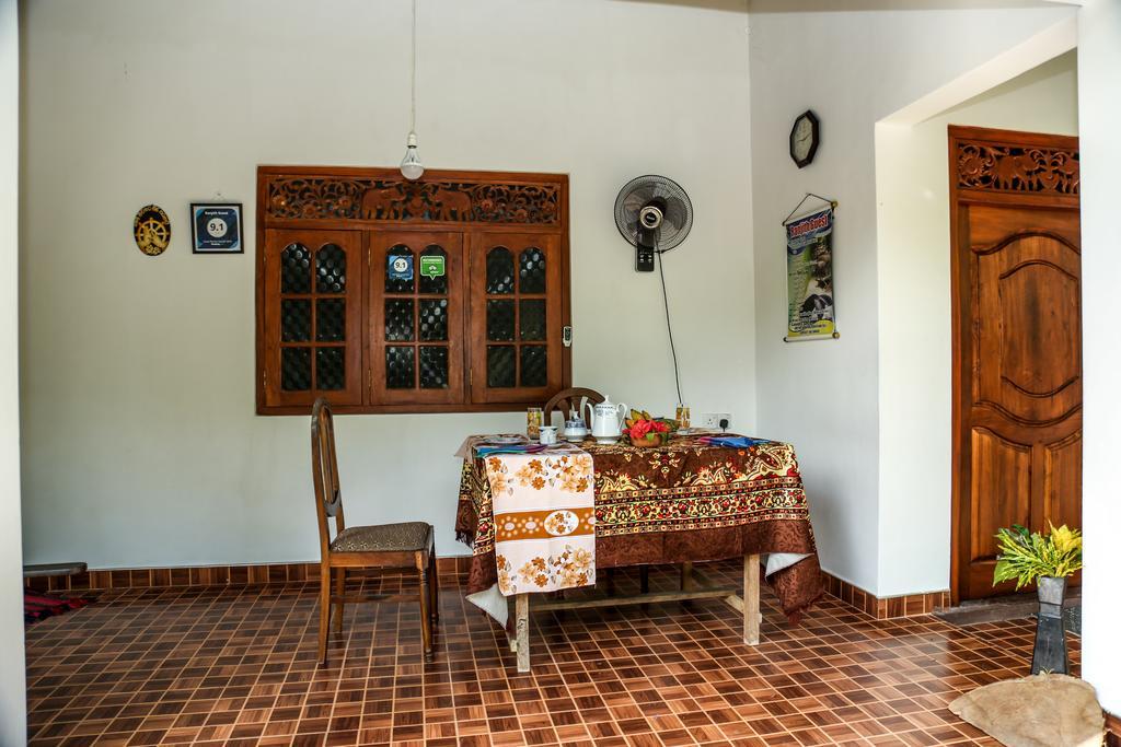Ranjith Guest Hotel Mirissa Exterior photo