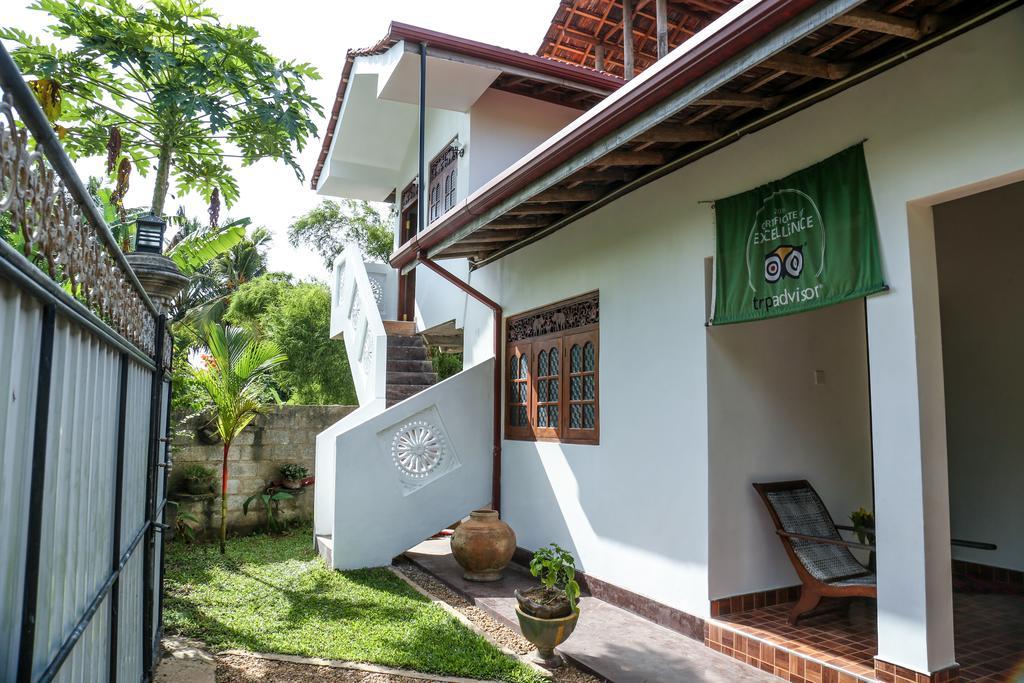 Ranjith Guest Hotel Mirissa Exterior photo